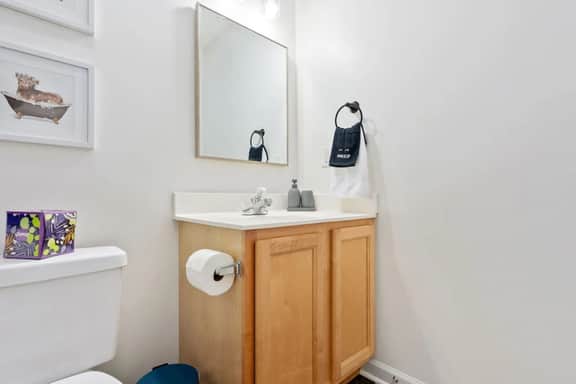 Room #2 in 4 room condo - Image 4